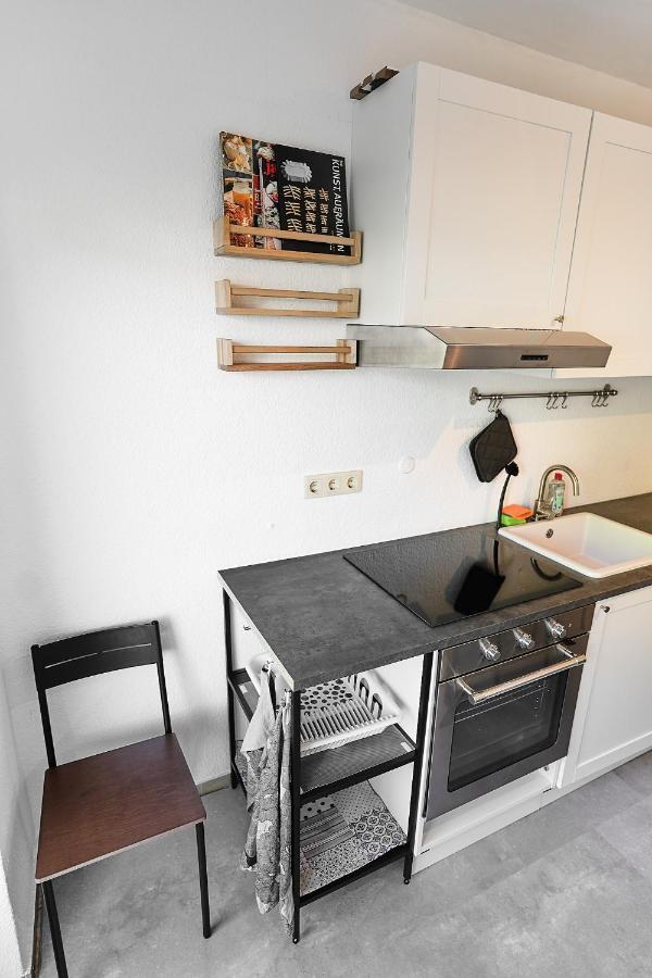 N2 Centrally Located 3-Room Apartment With Balcony Or Individual Rooms Карлсруе Екстериор снимка