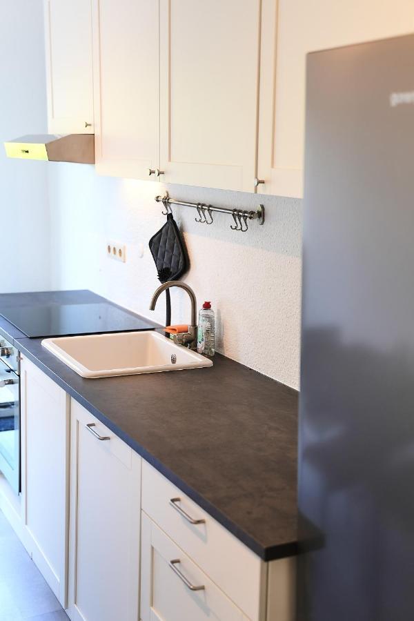 N2 Centrally Located 3-Room Apartment With Balcony Or Individual Rooms Карлсруе Екстериор снимка