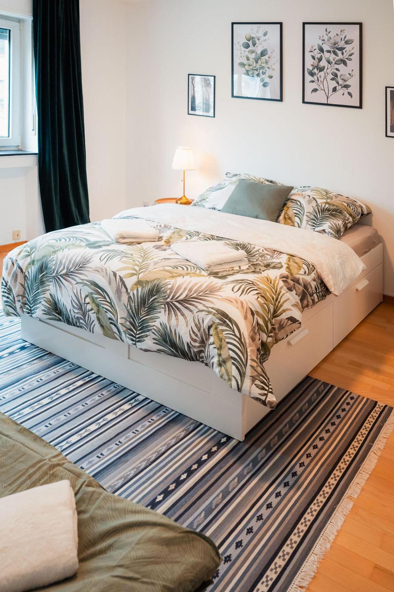 N2 Centrally Located 3-Room Apartment With Balcony Or Individual Rooms Карлсруе Екстериор снимка